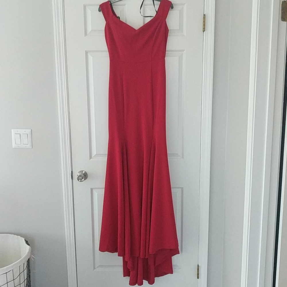 Off-the-shoulder red dress with train